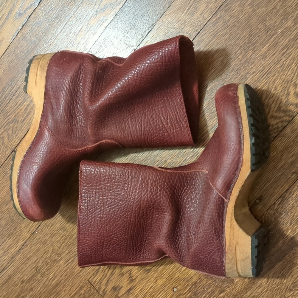 Sanita Puk wooden clog boots in bordeaux, sz 37